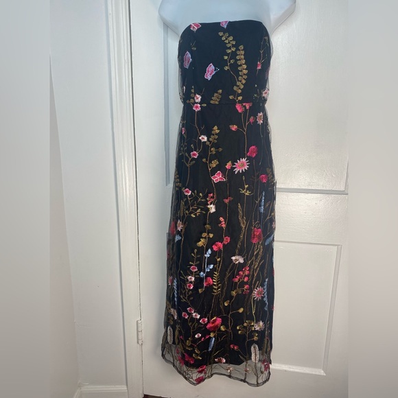 Lulu's NWT Embroidered Bold Botanicals Strapless Black Floral Midi Dress - Picture 3 of 12